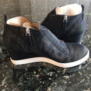 Linea Paolo Camo Wedges